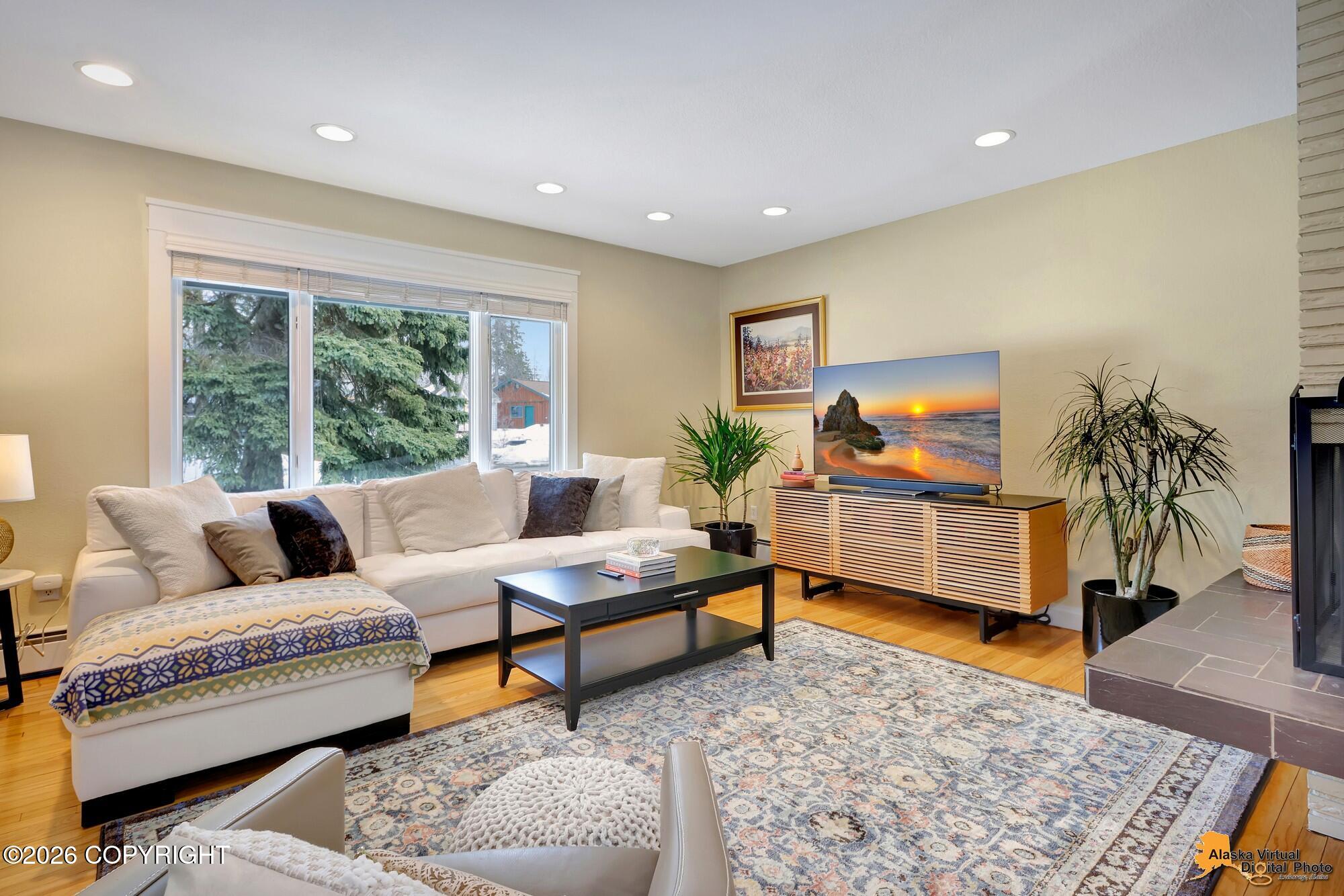 2350 Captain Cook Drive