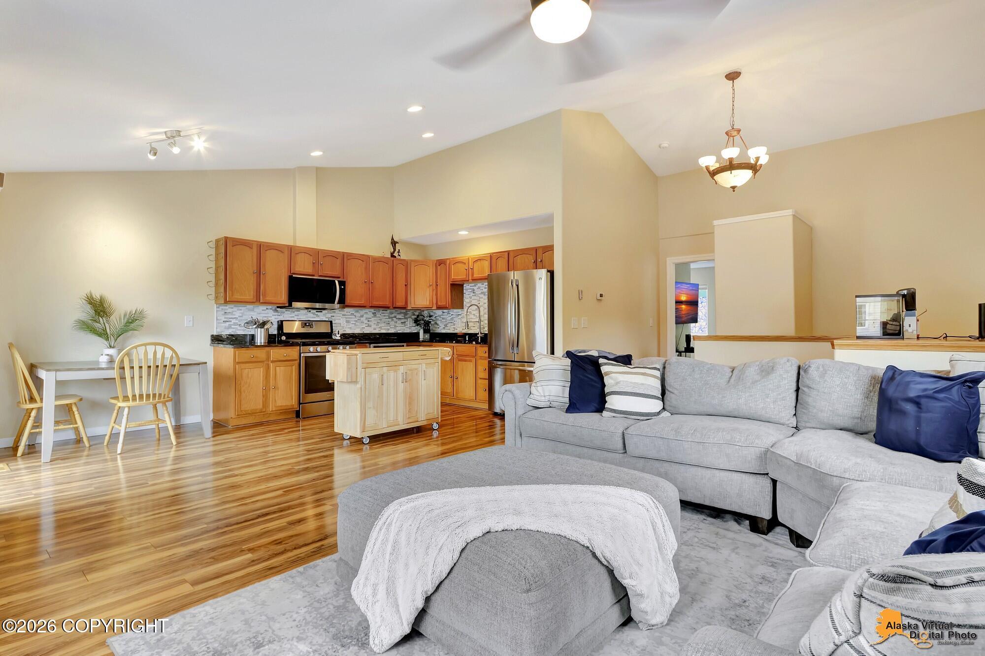 2049 E 73rd Avenue # 8 Unit: #8