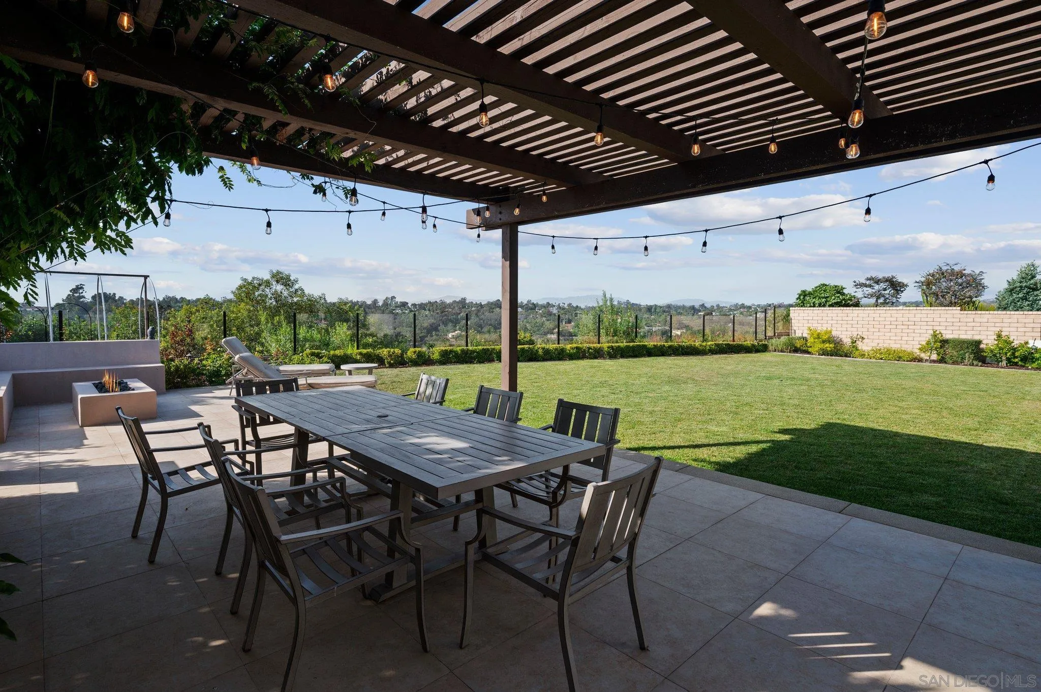 6210 Summit Crest Cir