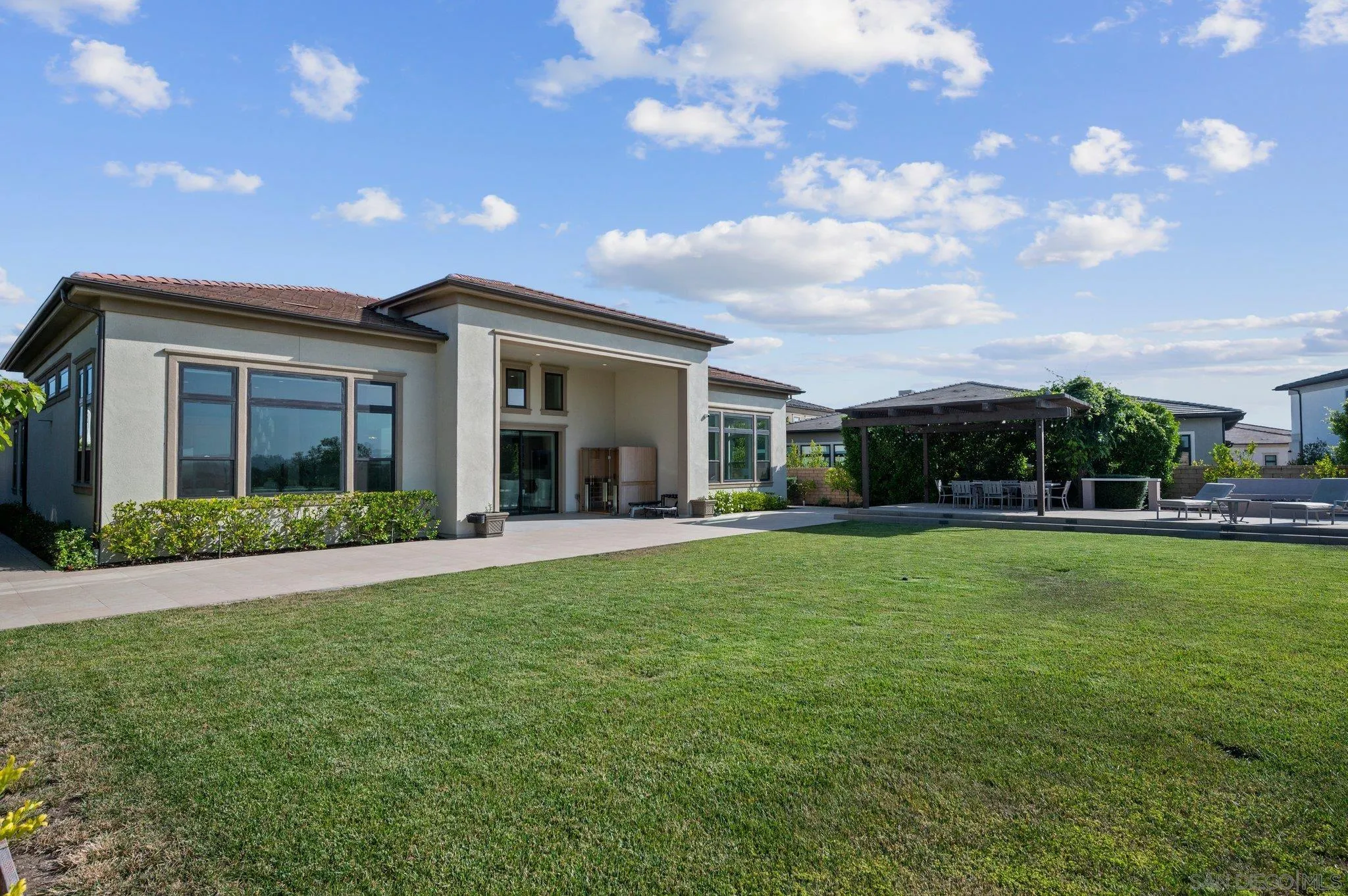 6210 Summit Crest Cir