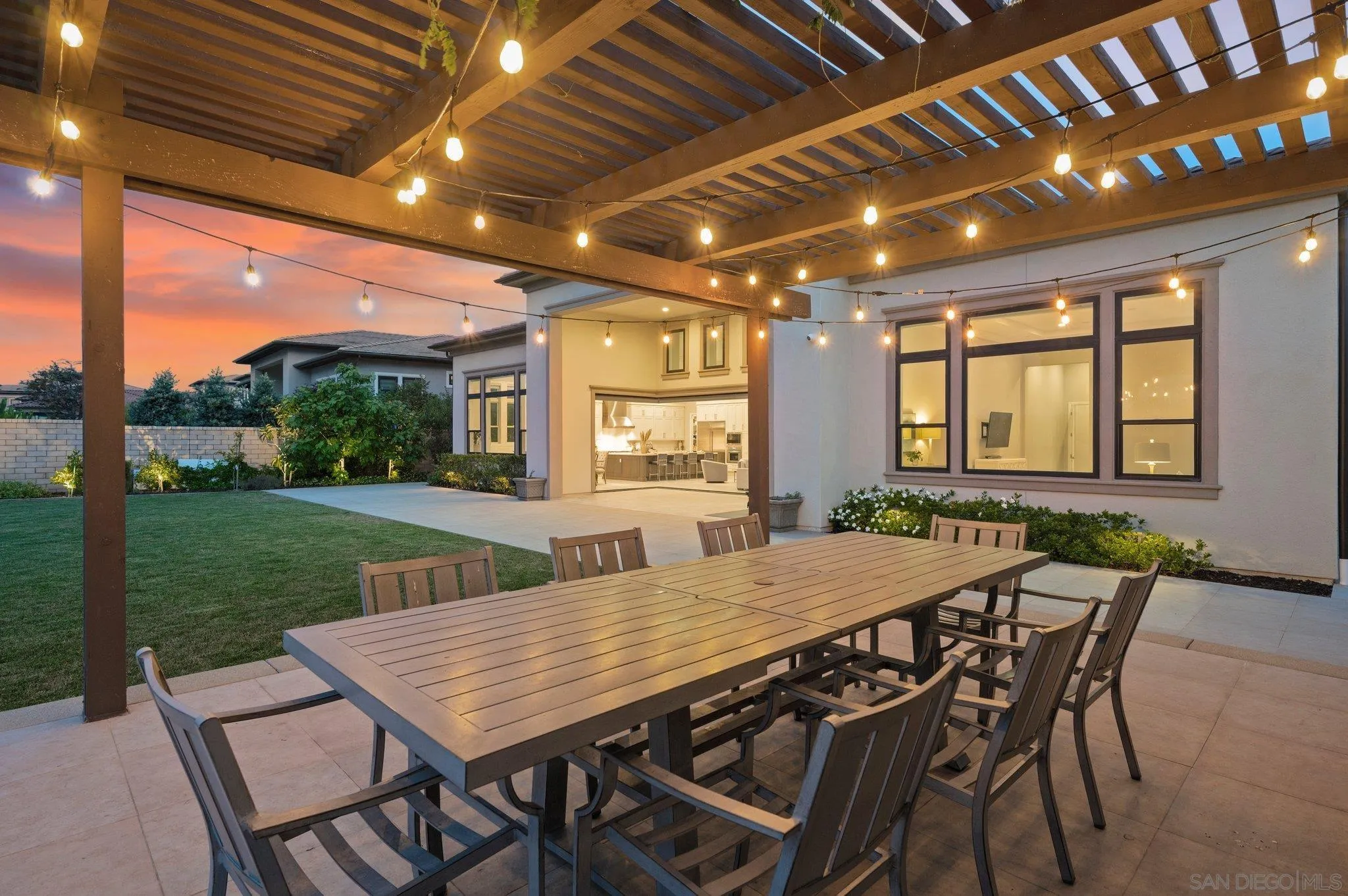 6210 Summit Crest Cir