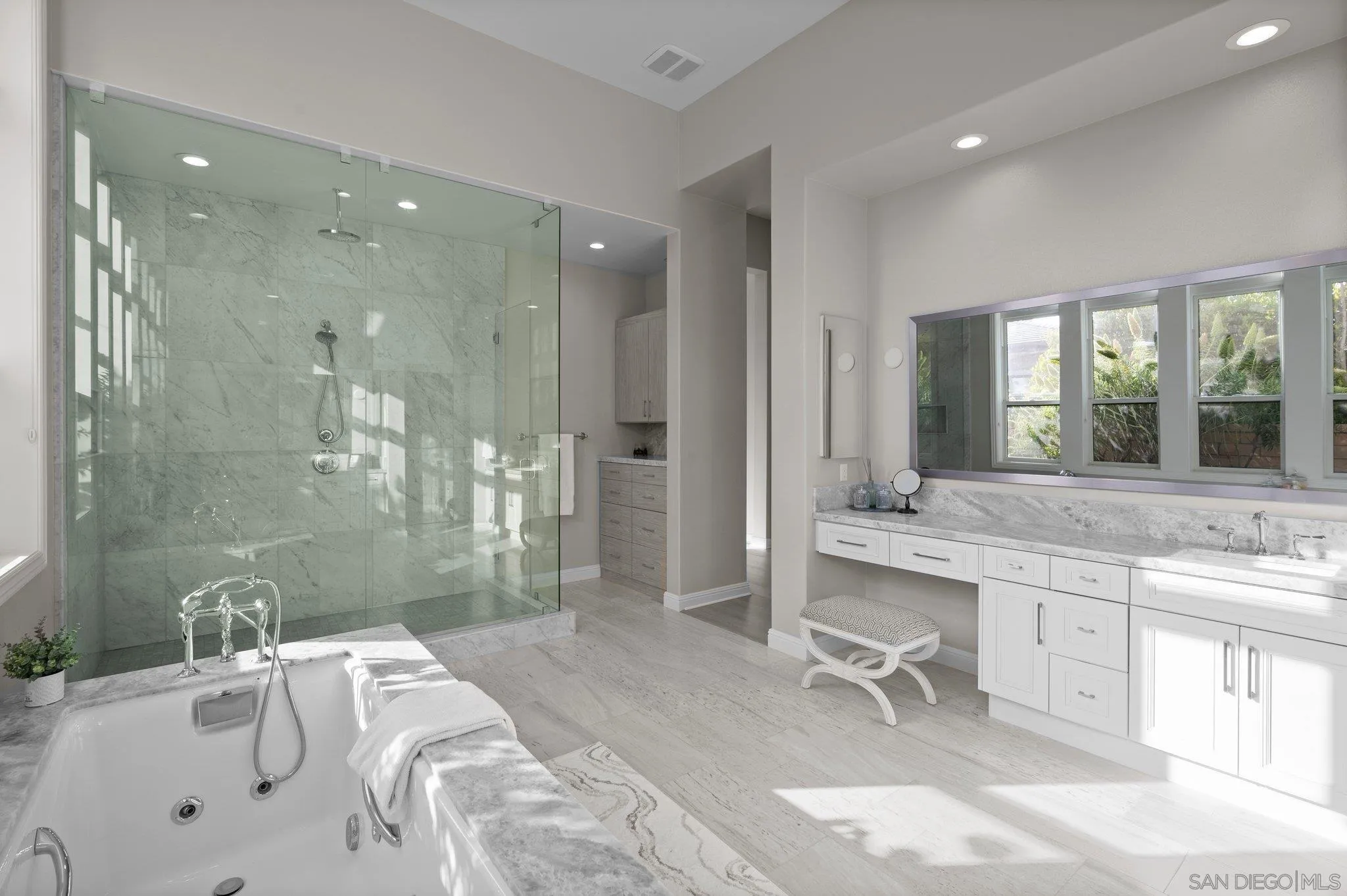 6210 Summit Crest Cir