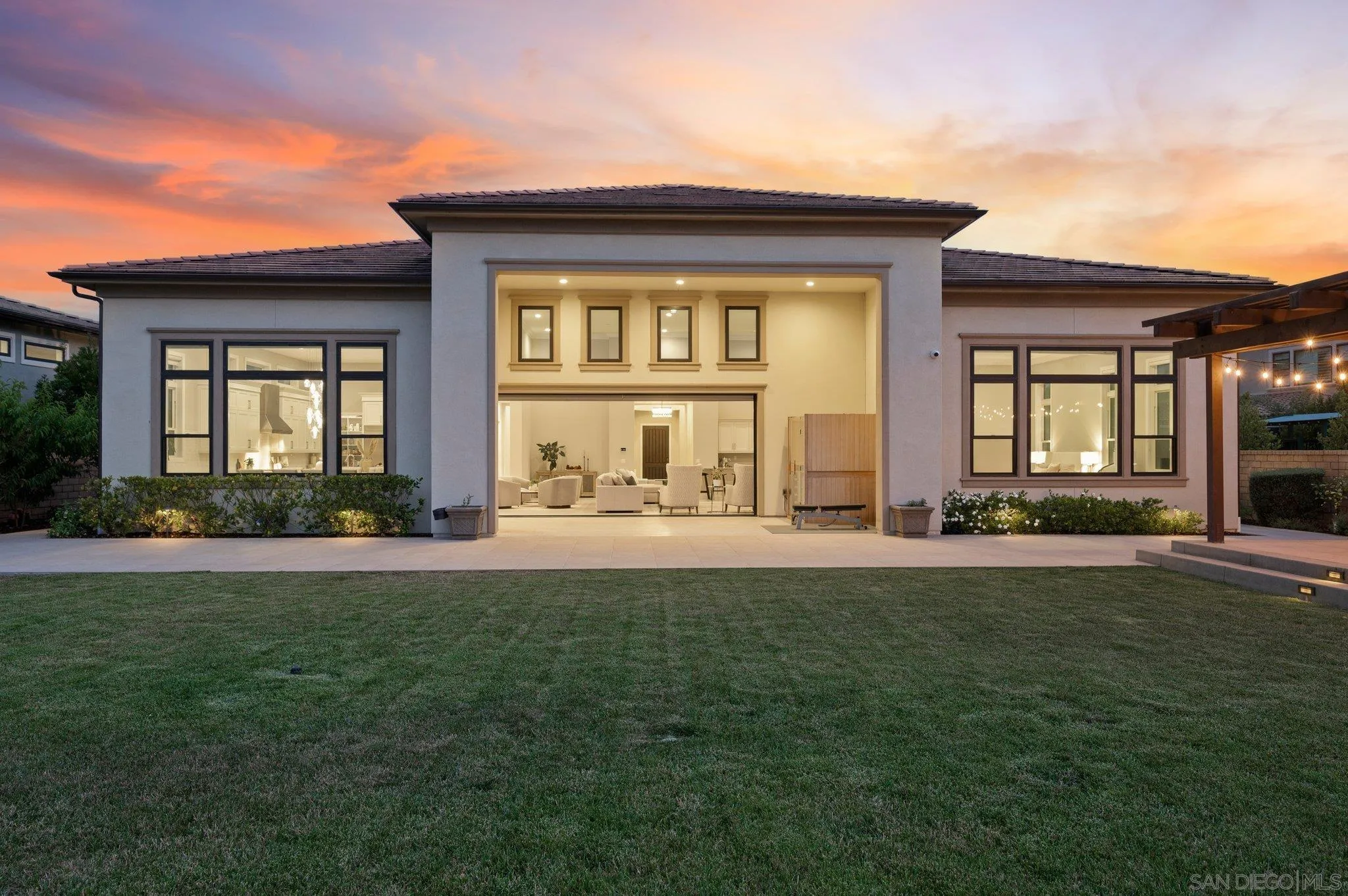 6210 Summit Crest Cir