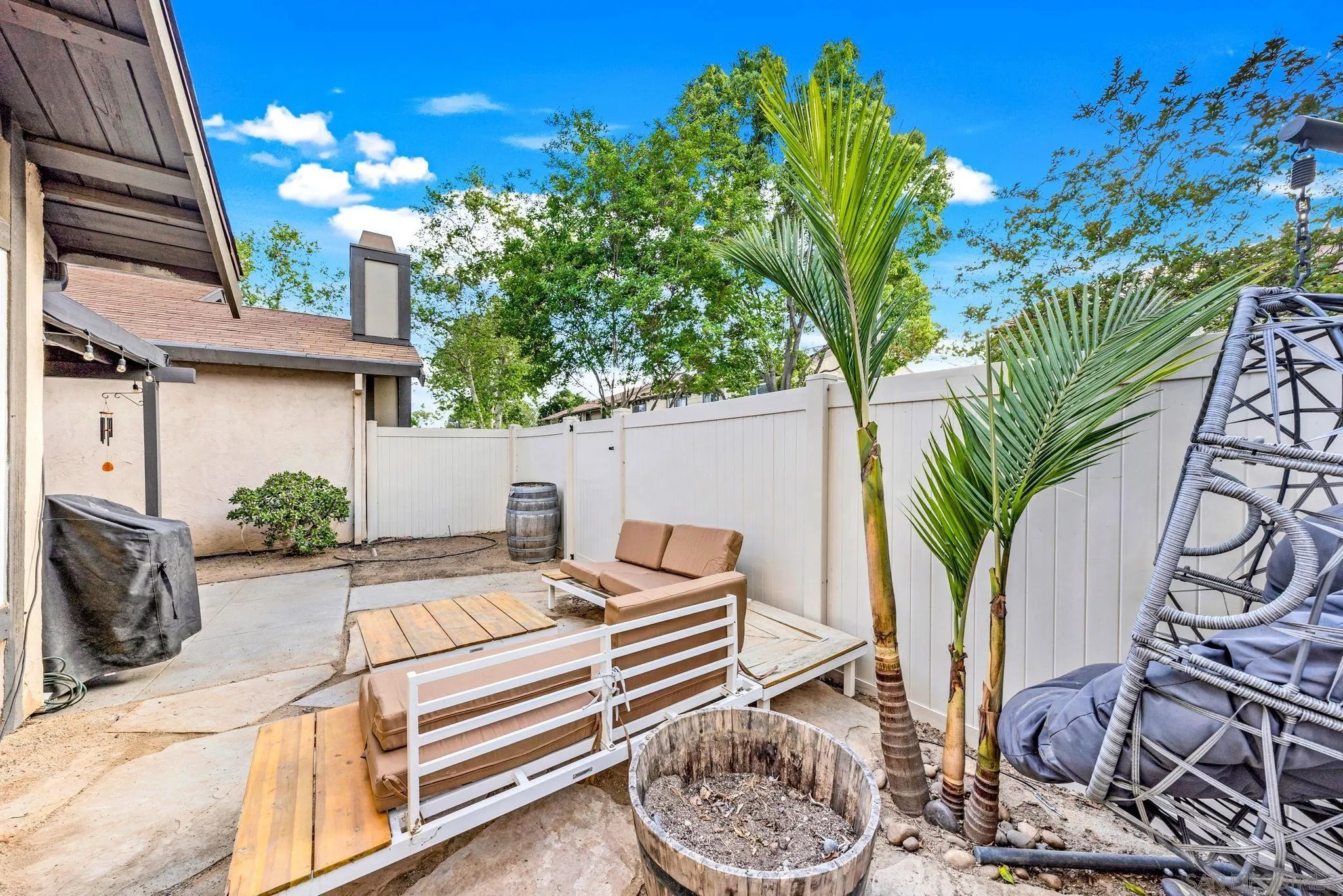 9560 Frank Way