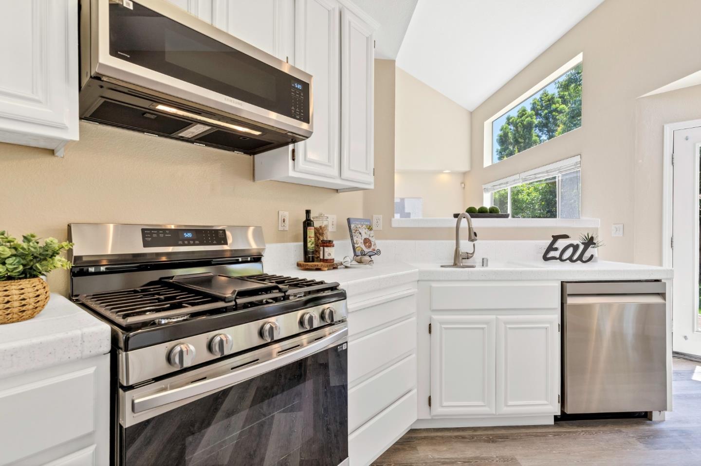 1006 Woodpark CT