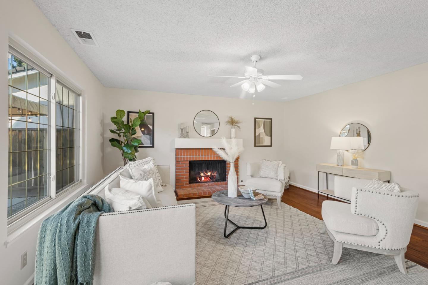 5245 Rio Lobo DR
