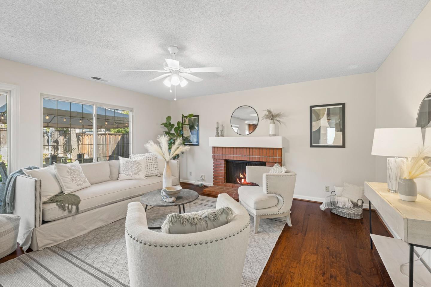 5245 Rio Lobo DR