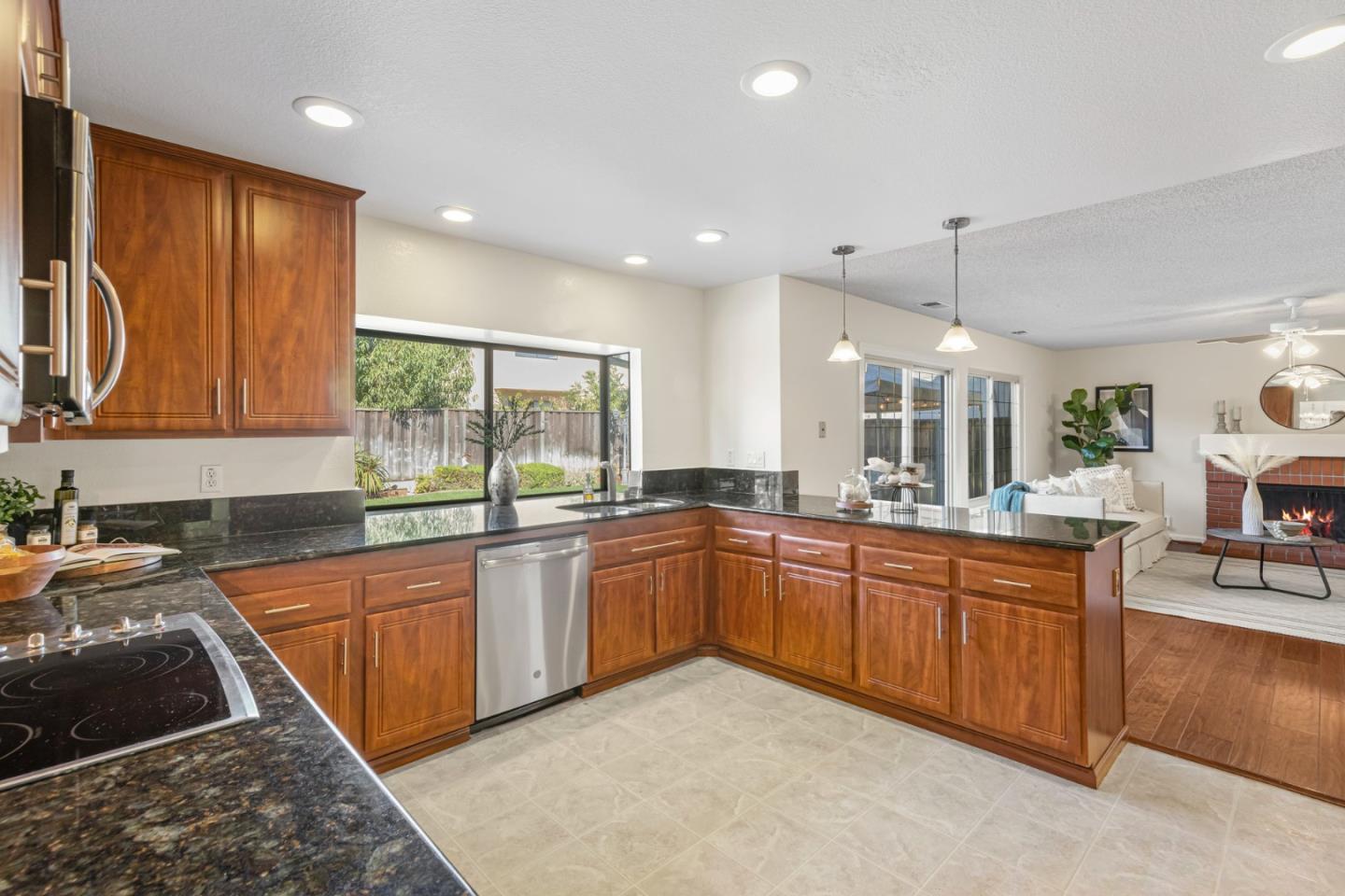 5245 Rio Lobo DR