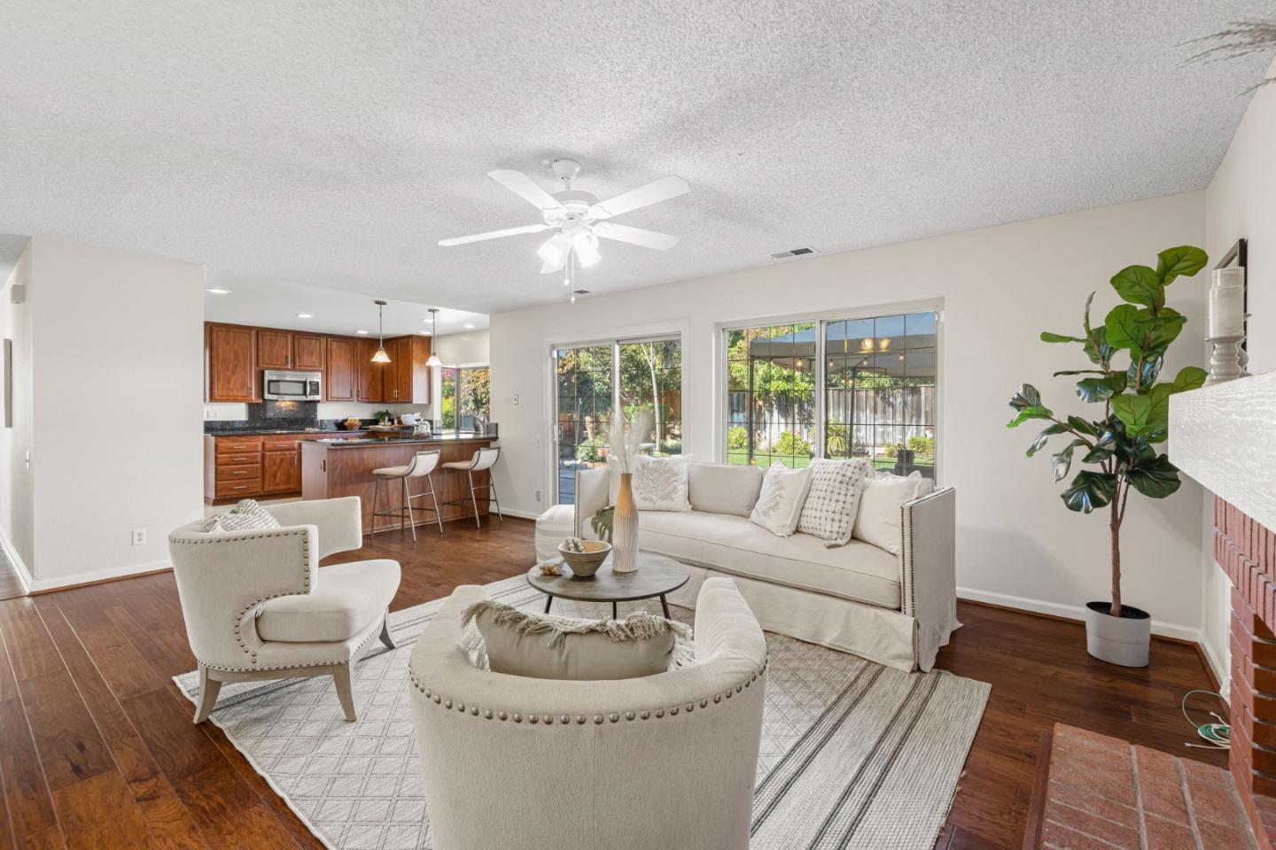 5245 Rio Lobo DR