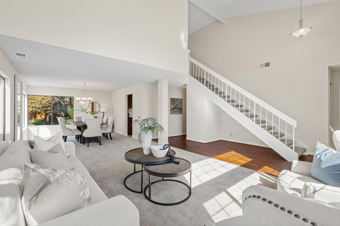 5245 Rio Lobo DR
