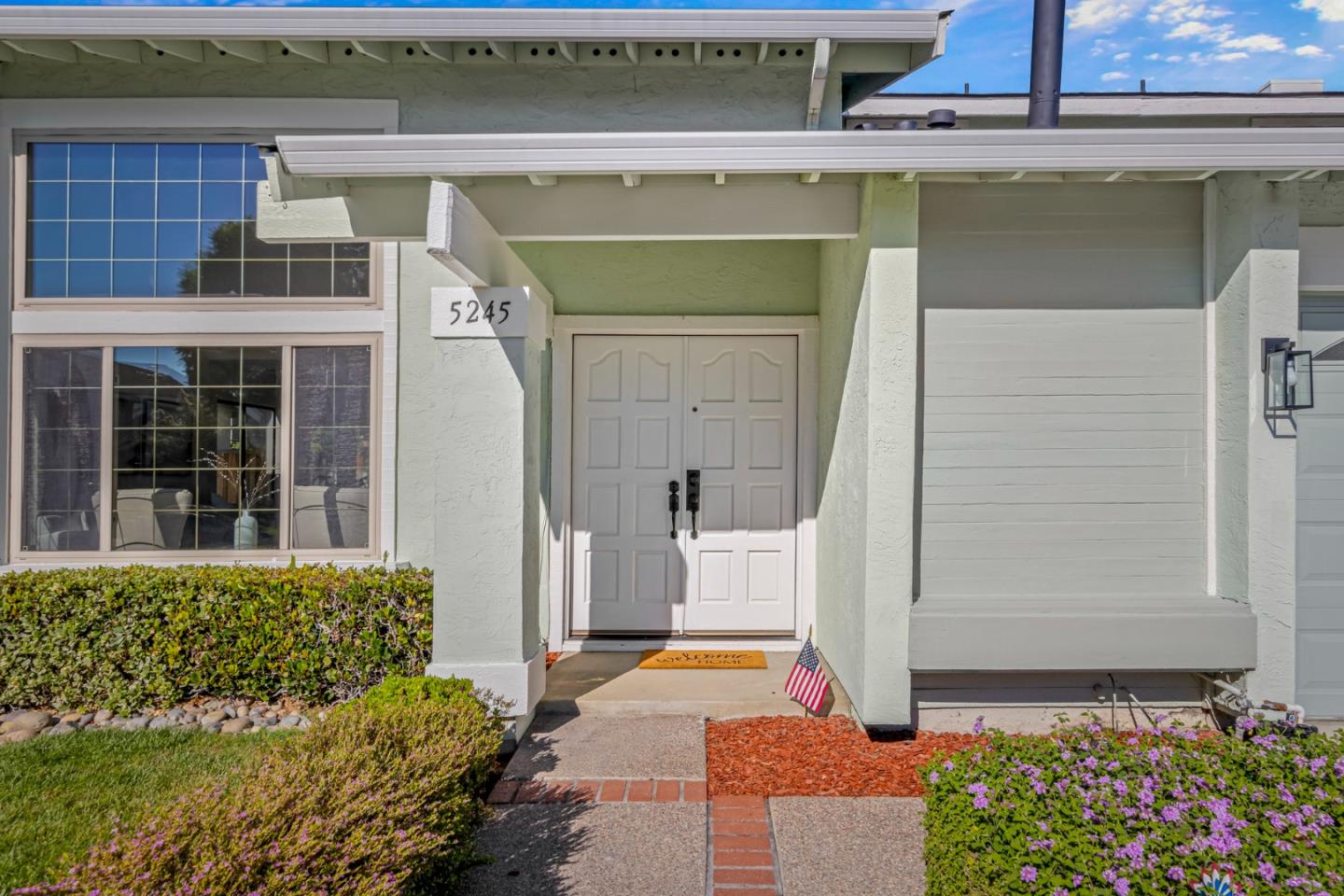 5245 Rio Lobo DR