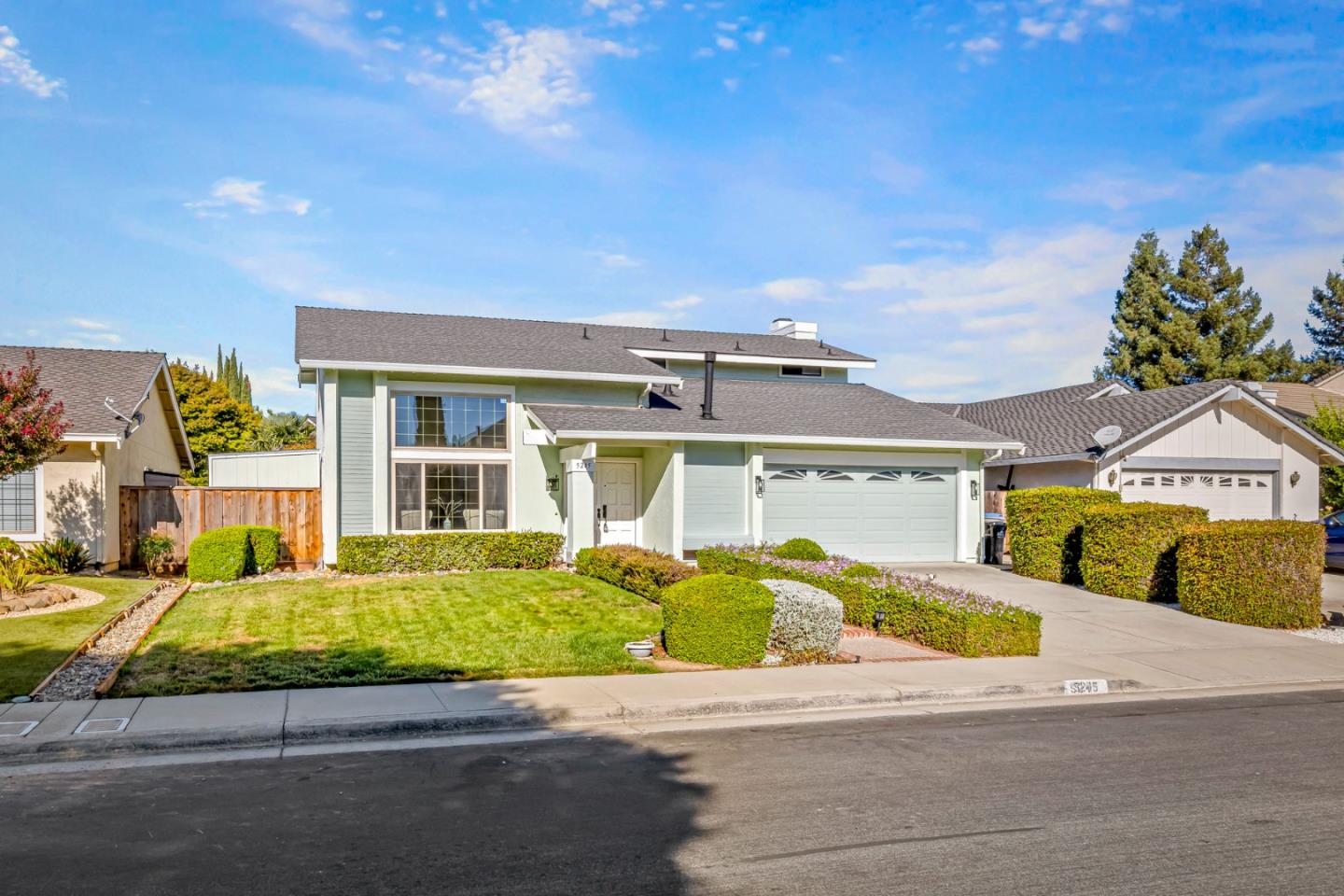 5245 Rio Lobo DR