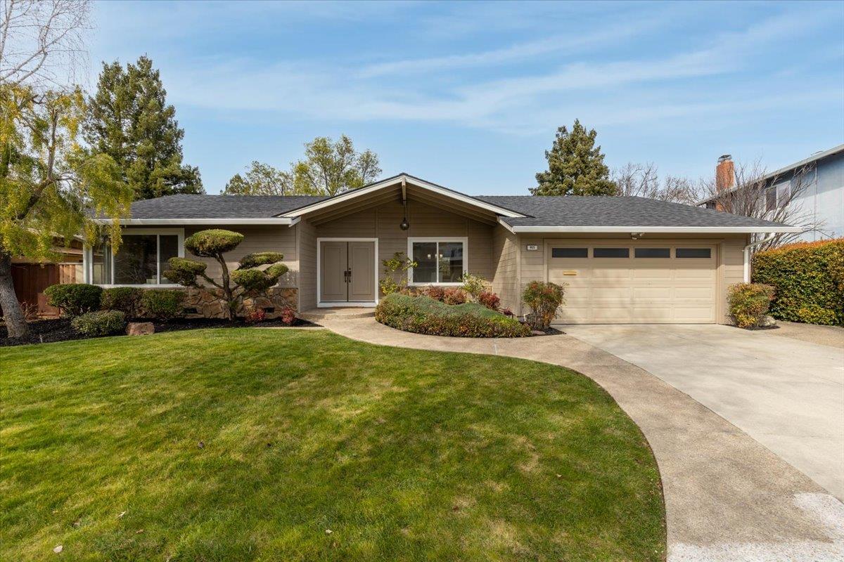 955 Woodthrush CT