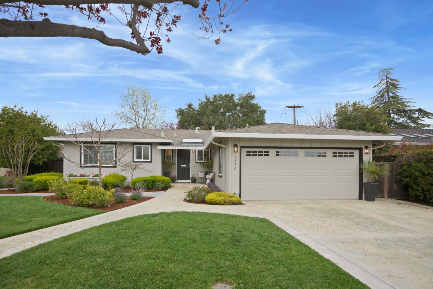 1379 Luning DR