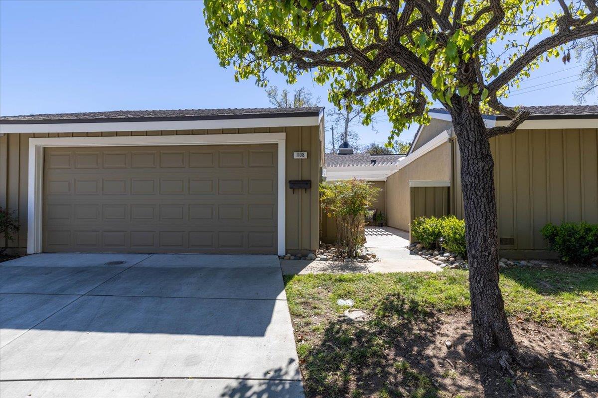 1108 Camber Tree CT