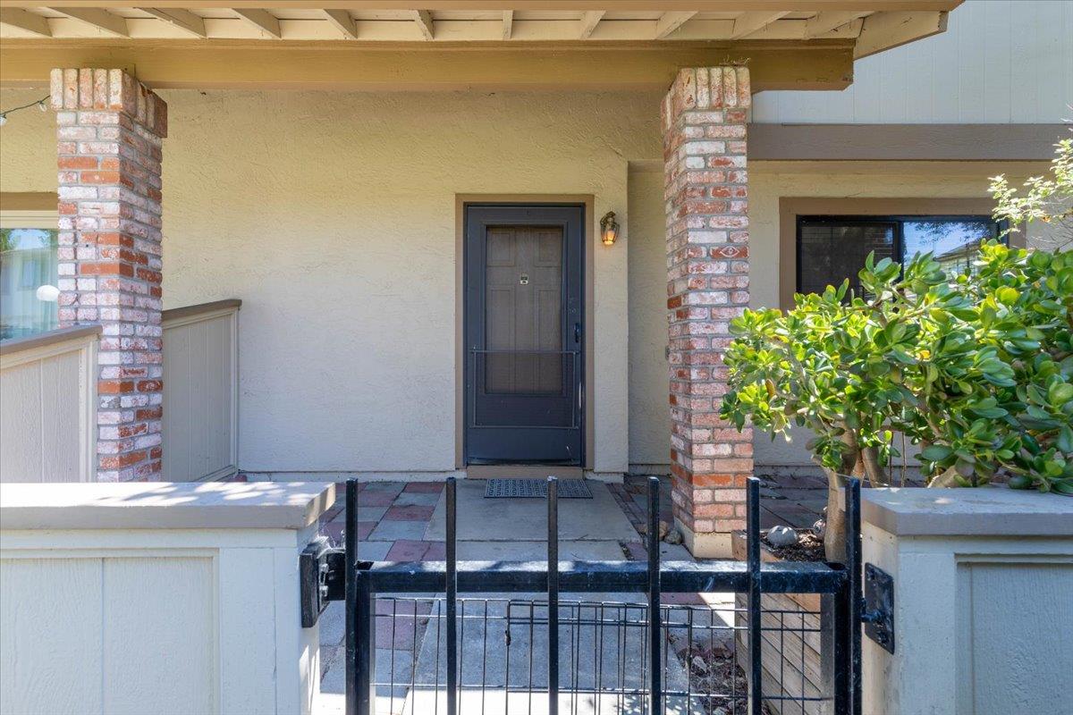 5453 Colony Green Drive