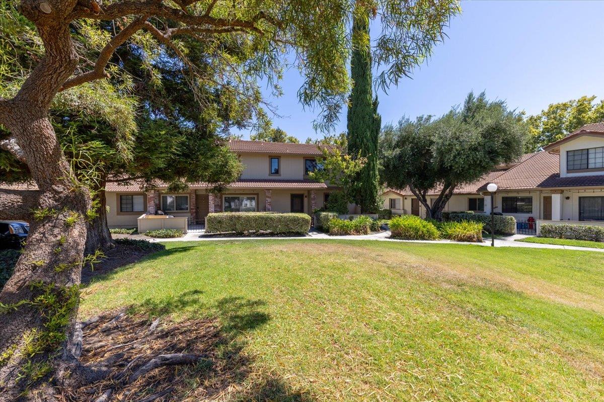 5453 Colony Green Drive