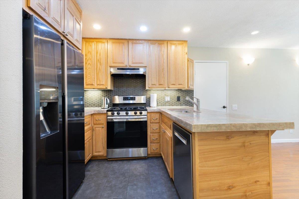 5453 Colony Green Drive