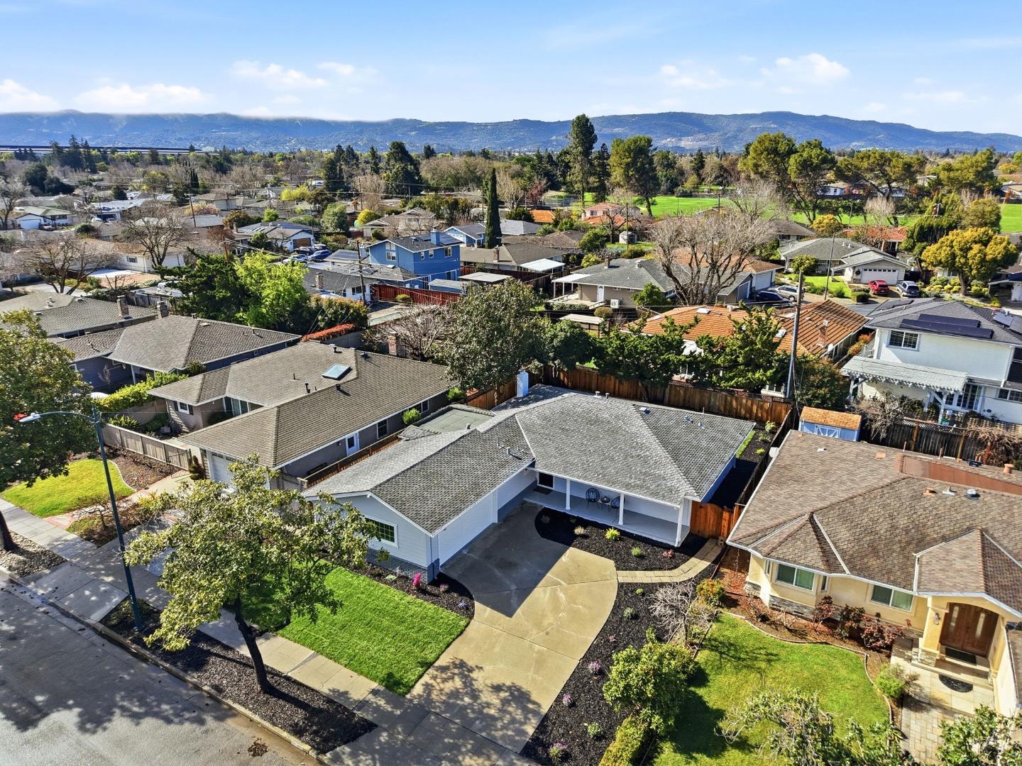 1523 Lochinvar Avenue