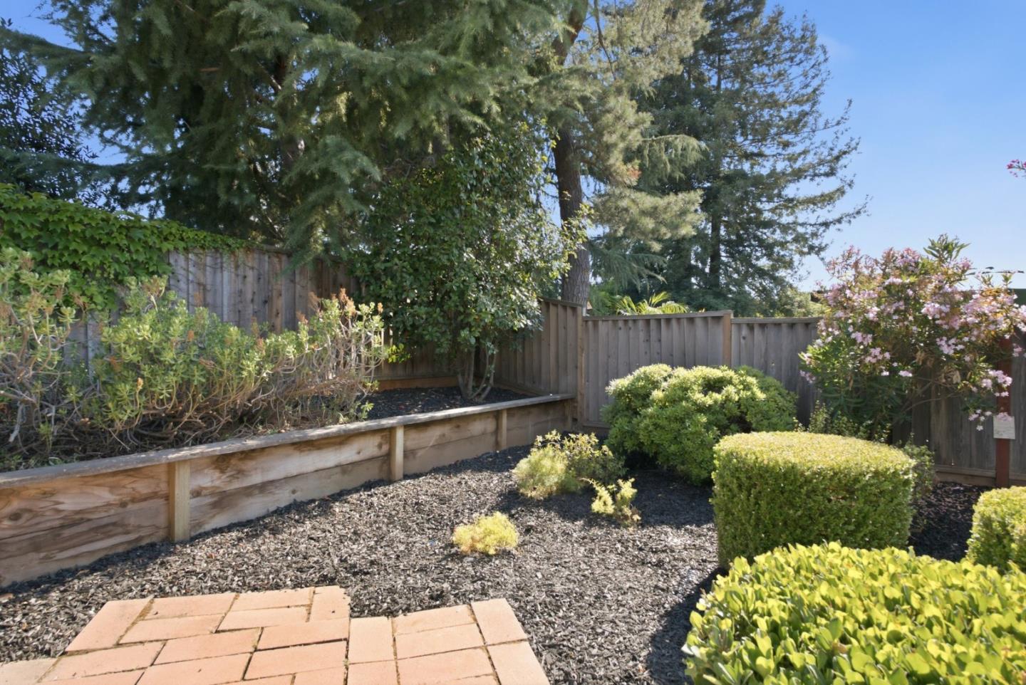 6088 Knoll Park Court