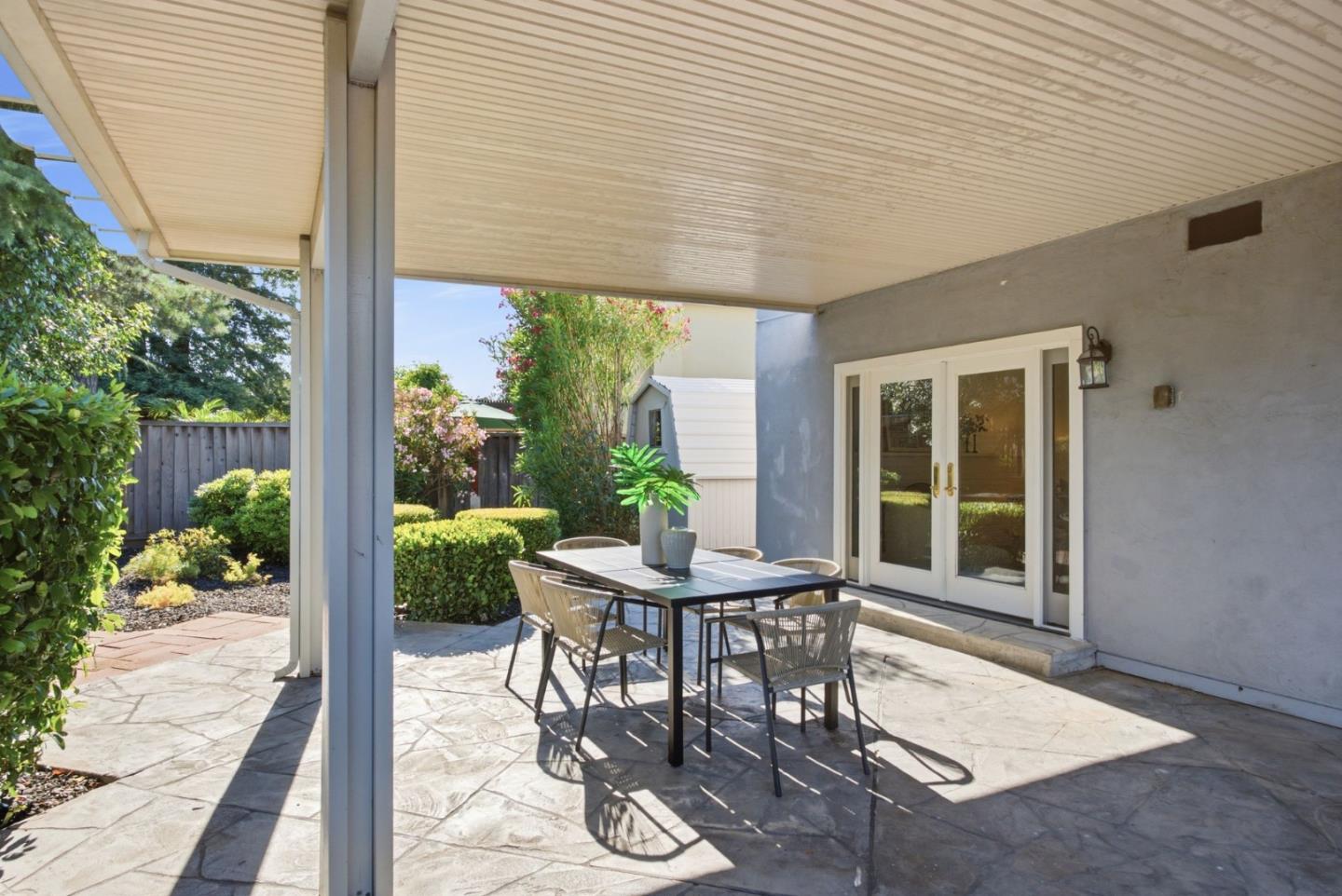 6088 Knoll Park Court