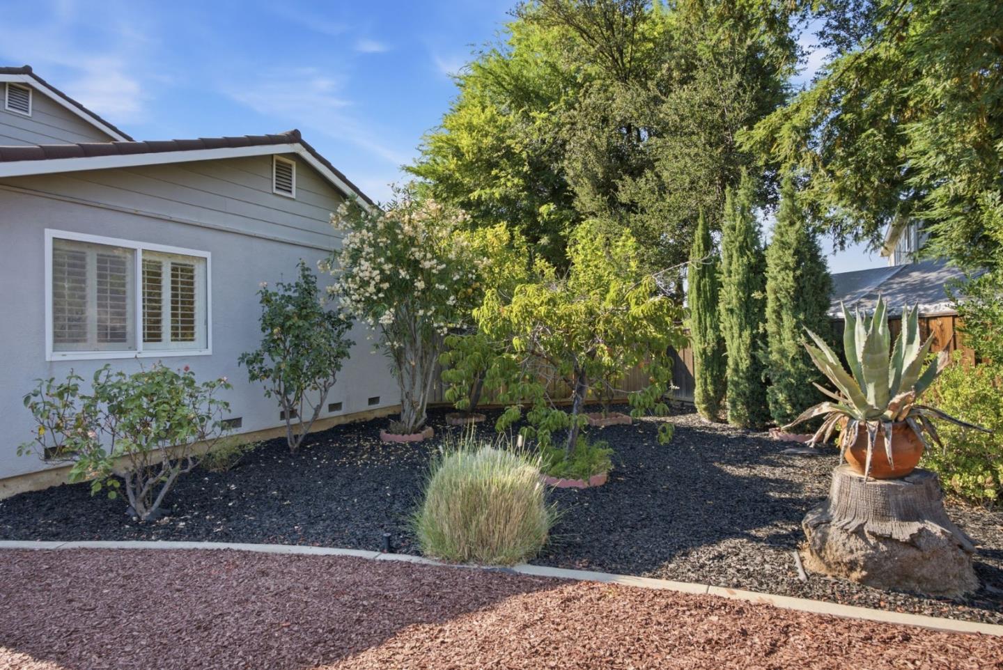 6088 Knoll Park Court