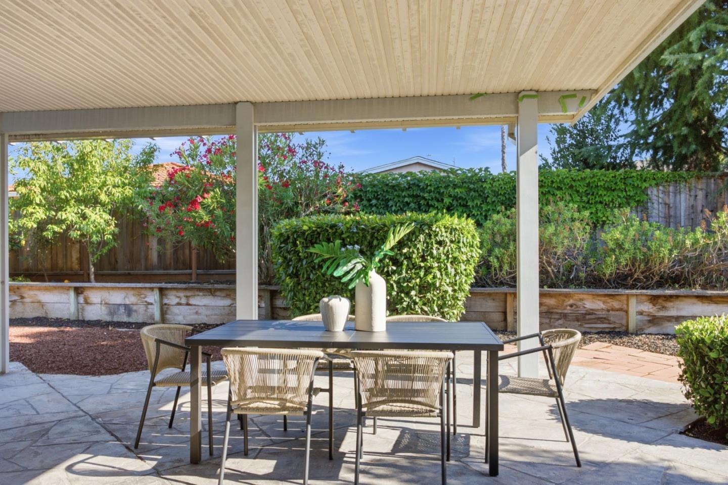 6088 Knoll Park Court