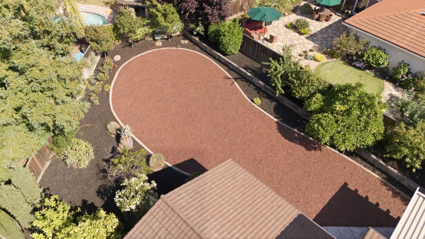 6088 Knoll Park Court