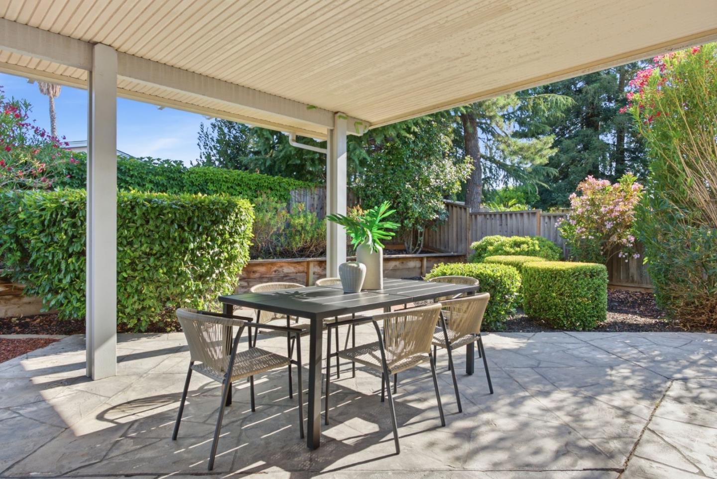 6088 Knoll Park Court