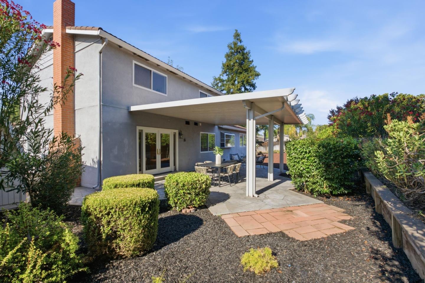 6088 Knoll Park Court