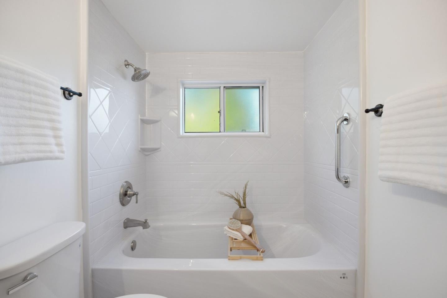 6088 Knoll Park Court
