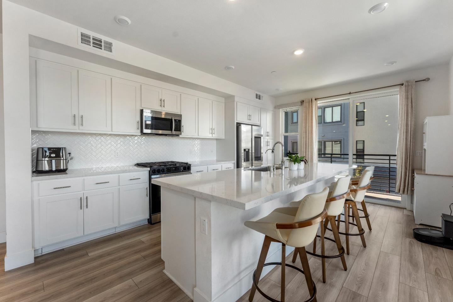 44887 S Grimmer BLVD 201