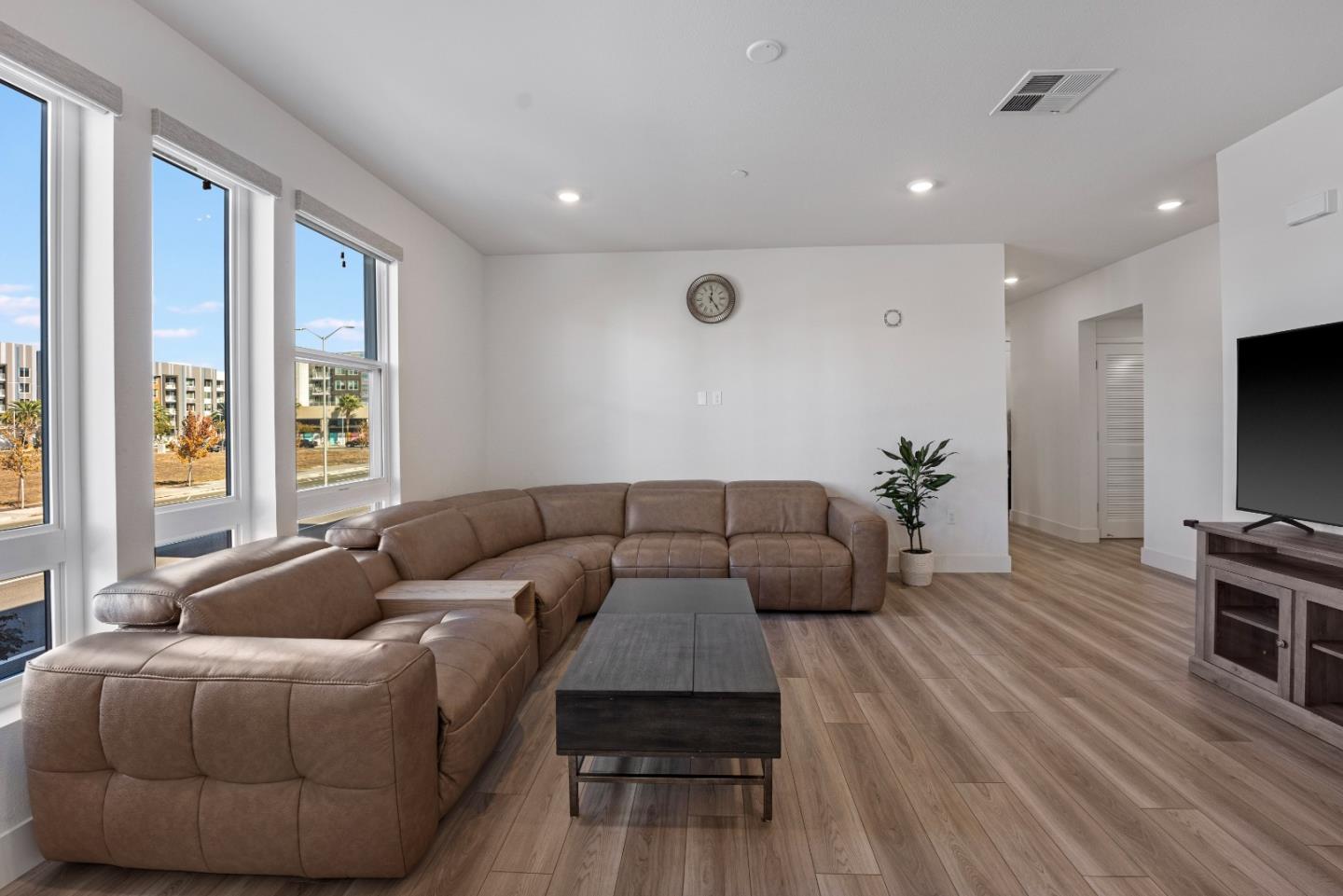 44887 S Grimmer BLVD 201