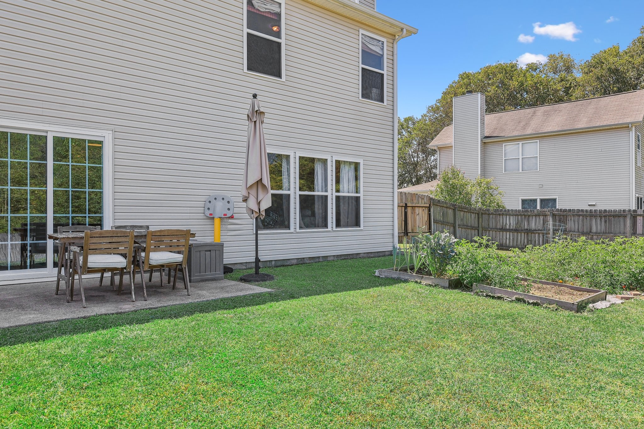 8057 Boone Trce