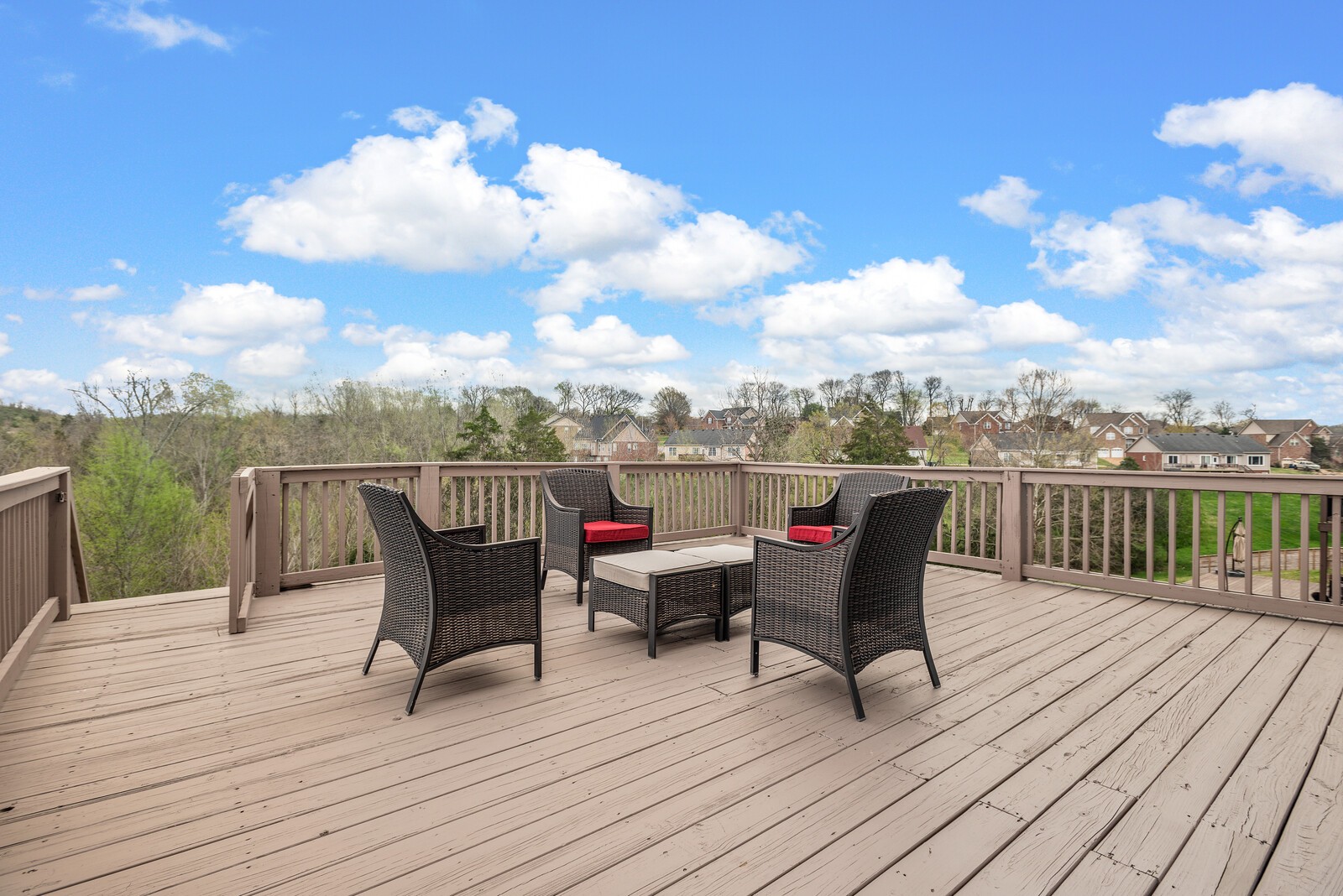 877 Loretta Dr