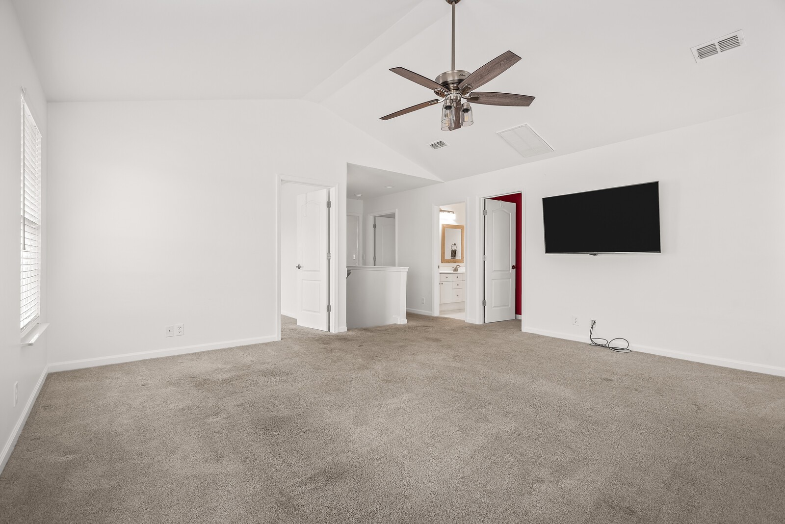 877 Loretta Dr