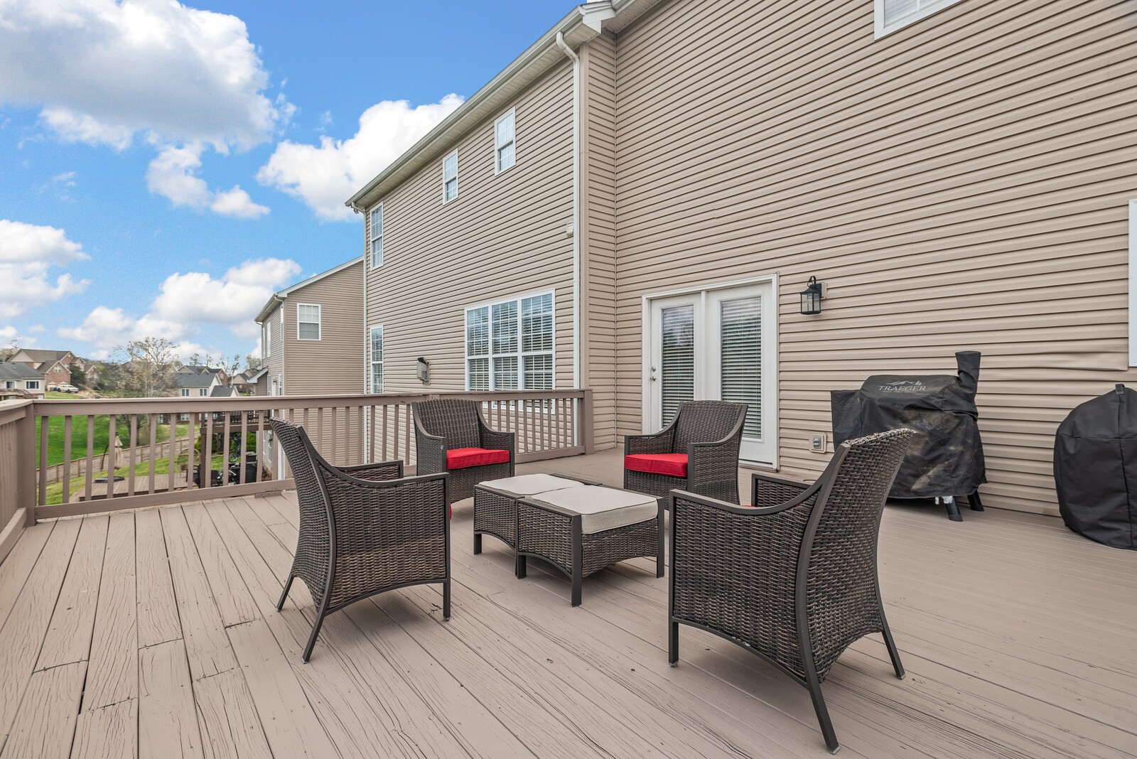 877 Loretta Dr