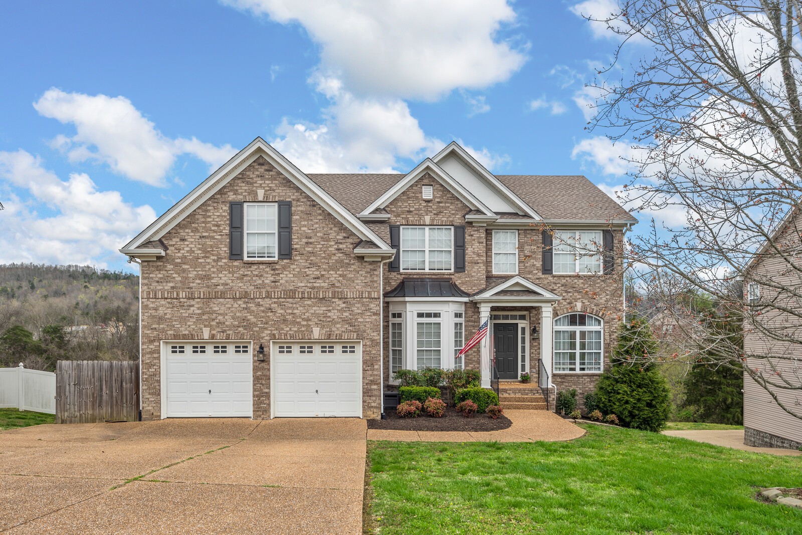 877 Loretta Dr