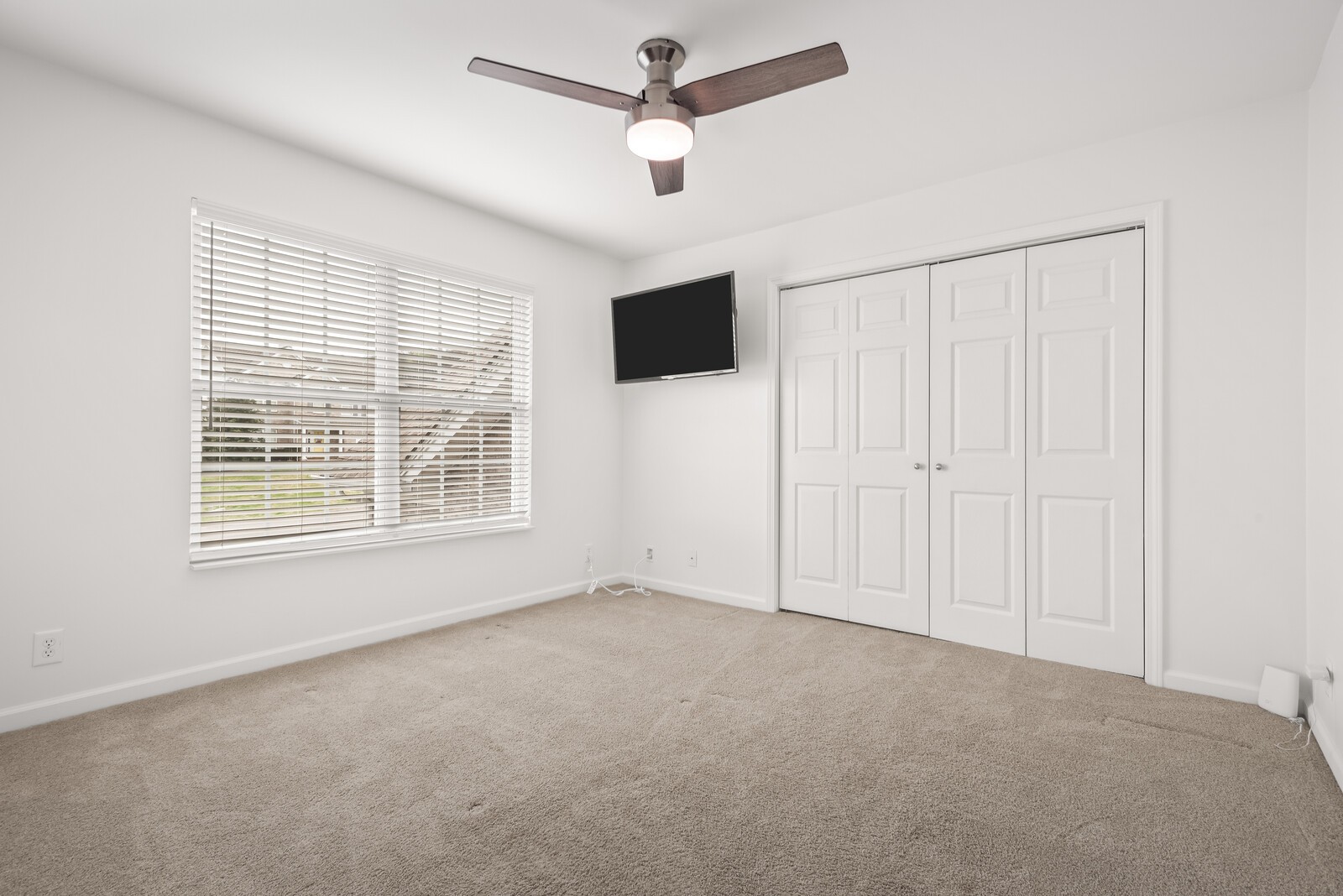 877 Loretta Dr