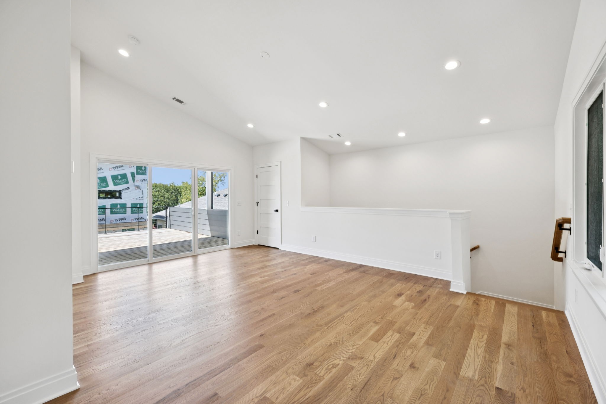 4D Belle Forrest Ave