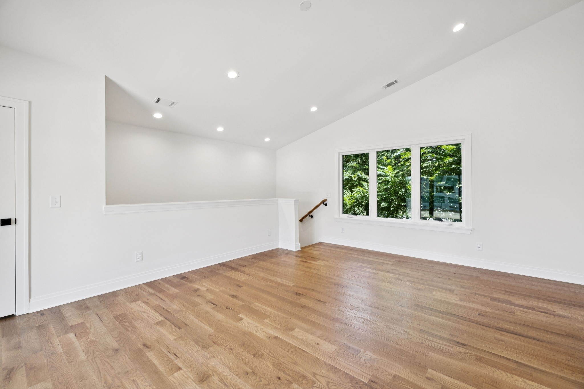 4D Belle Forrest Ave