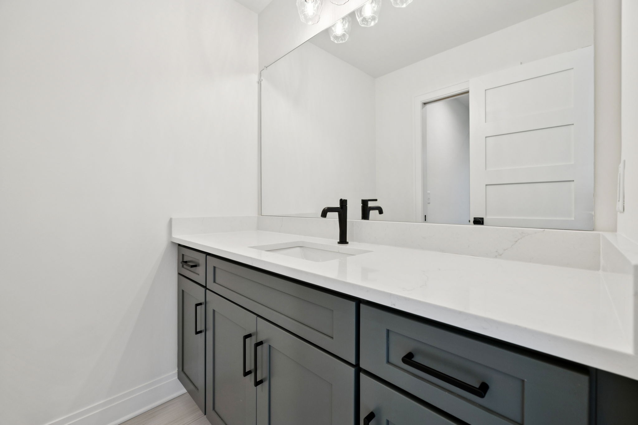 4D Belle Forrest Ave