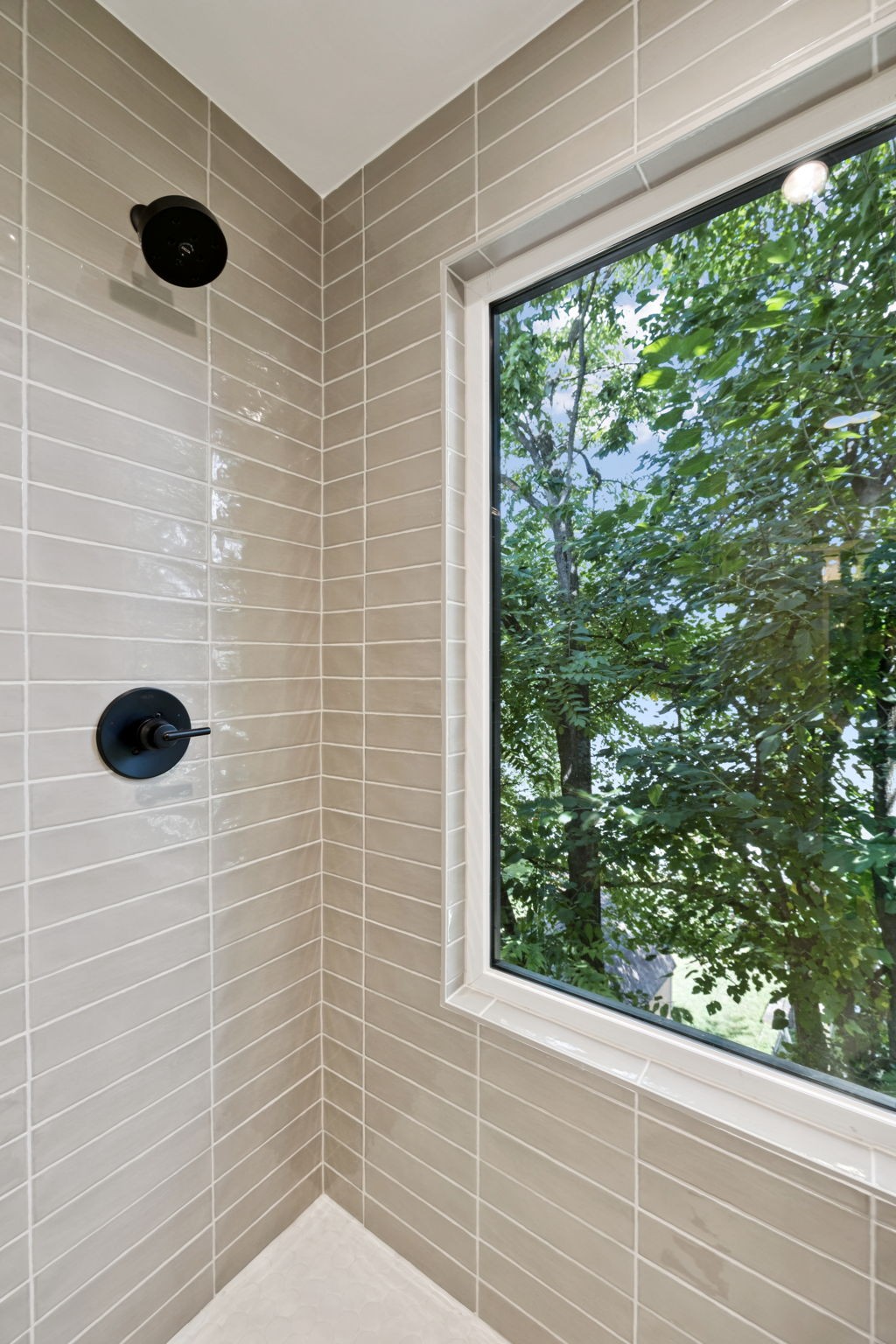 4D Belle Forrest Ave