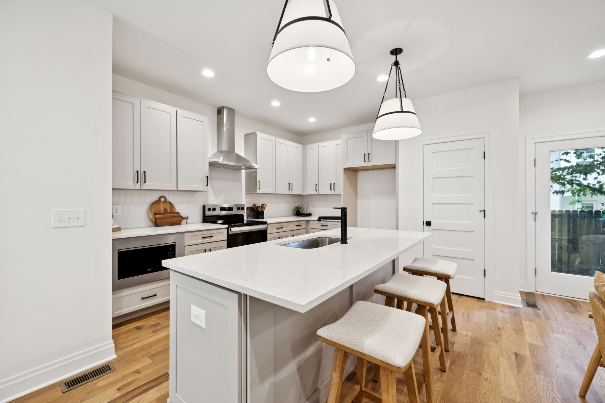 4D Belle Forrest Ave