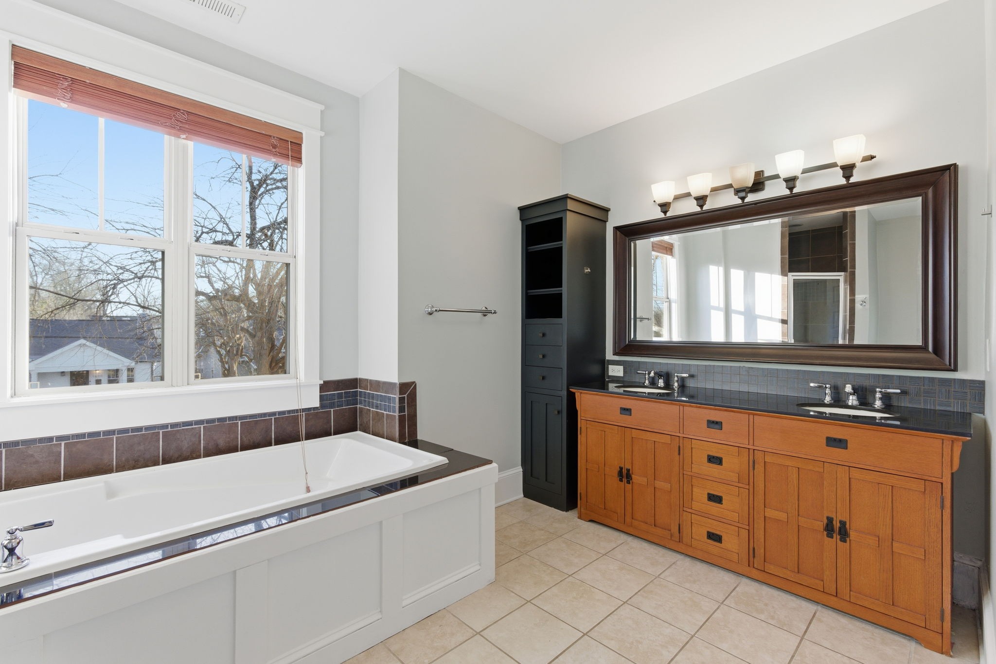 1601 Douglas Ave Unit: A