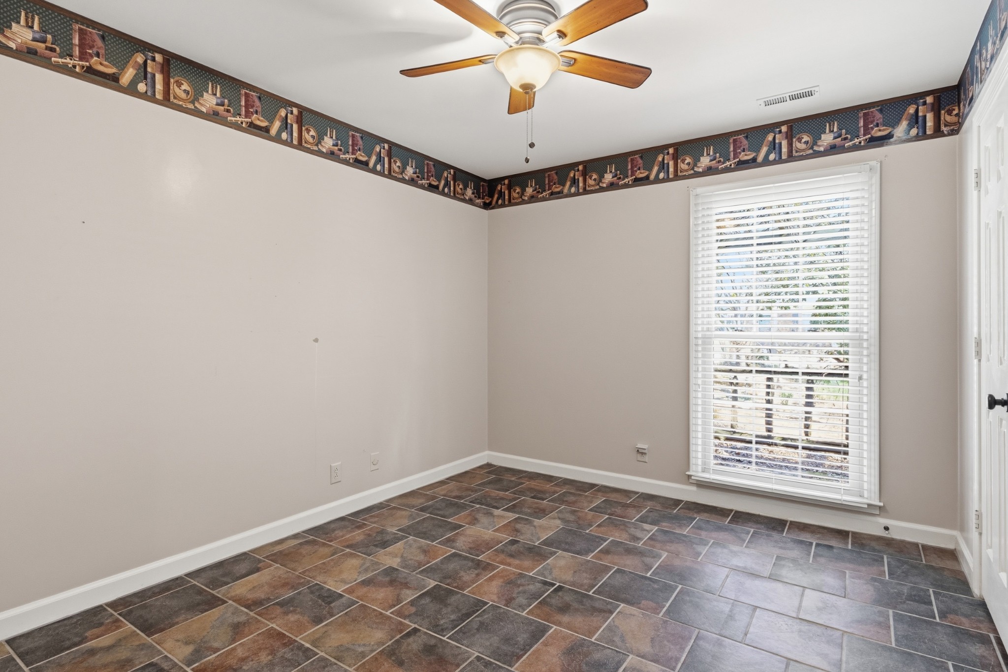 1015 Boxwood Dr