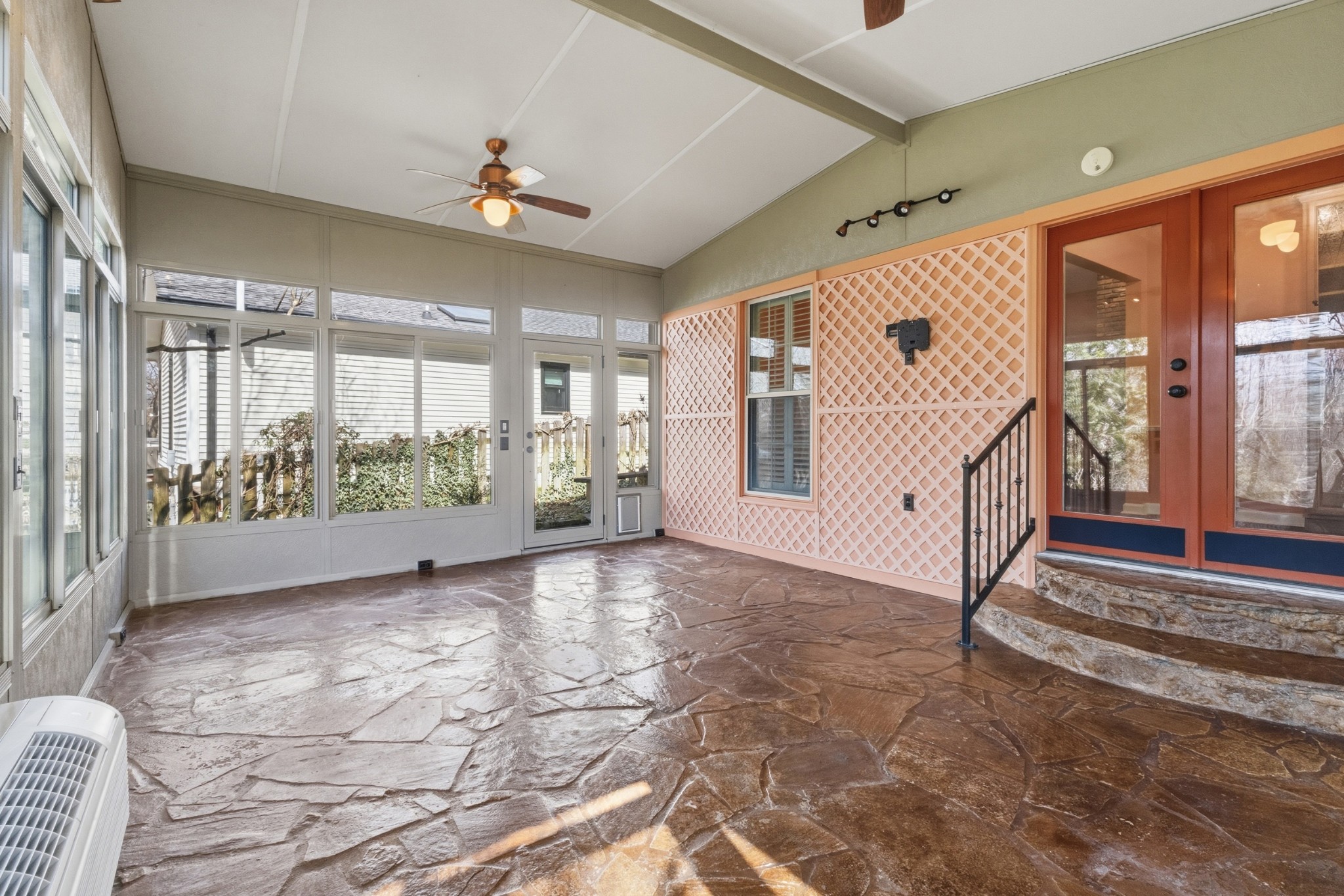 1015 Boxwood Dr