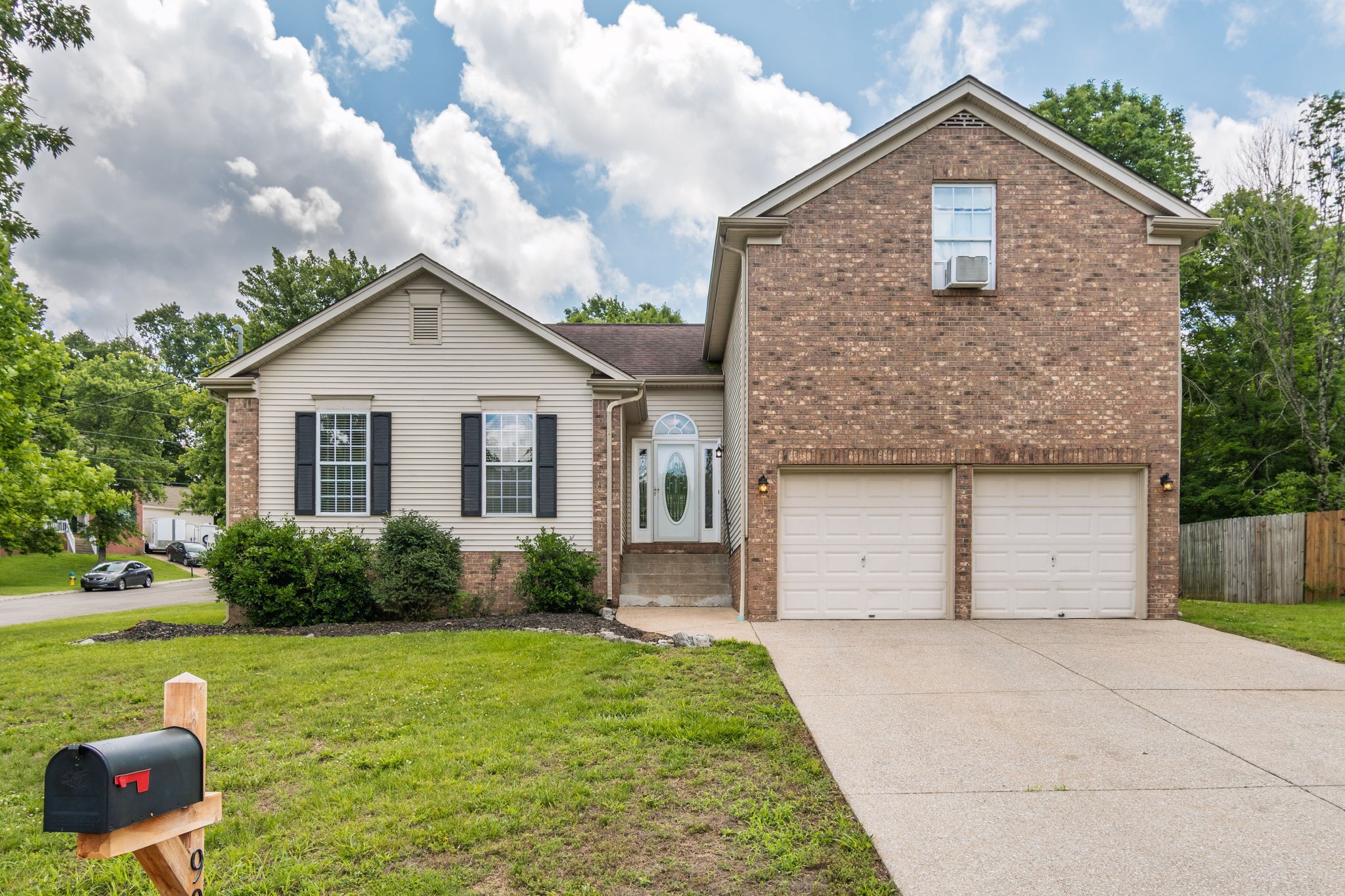 908 Celeste Ct