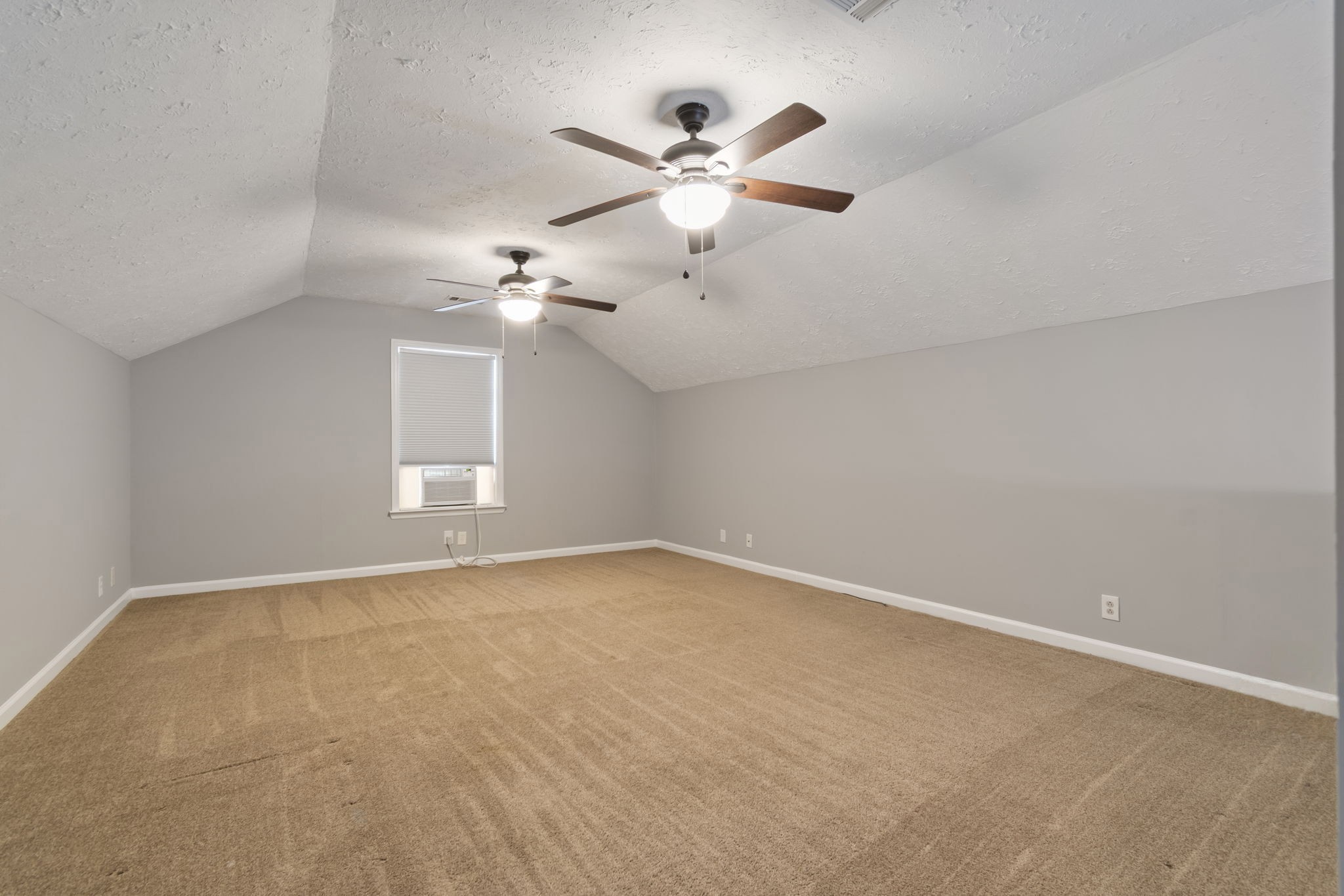 908 Celeste Ct