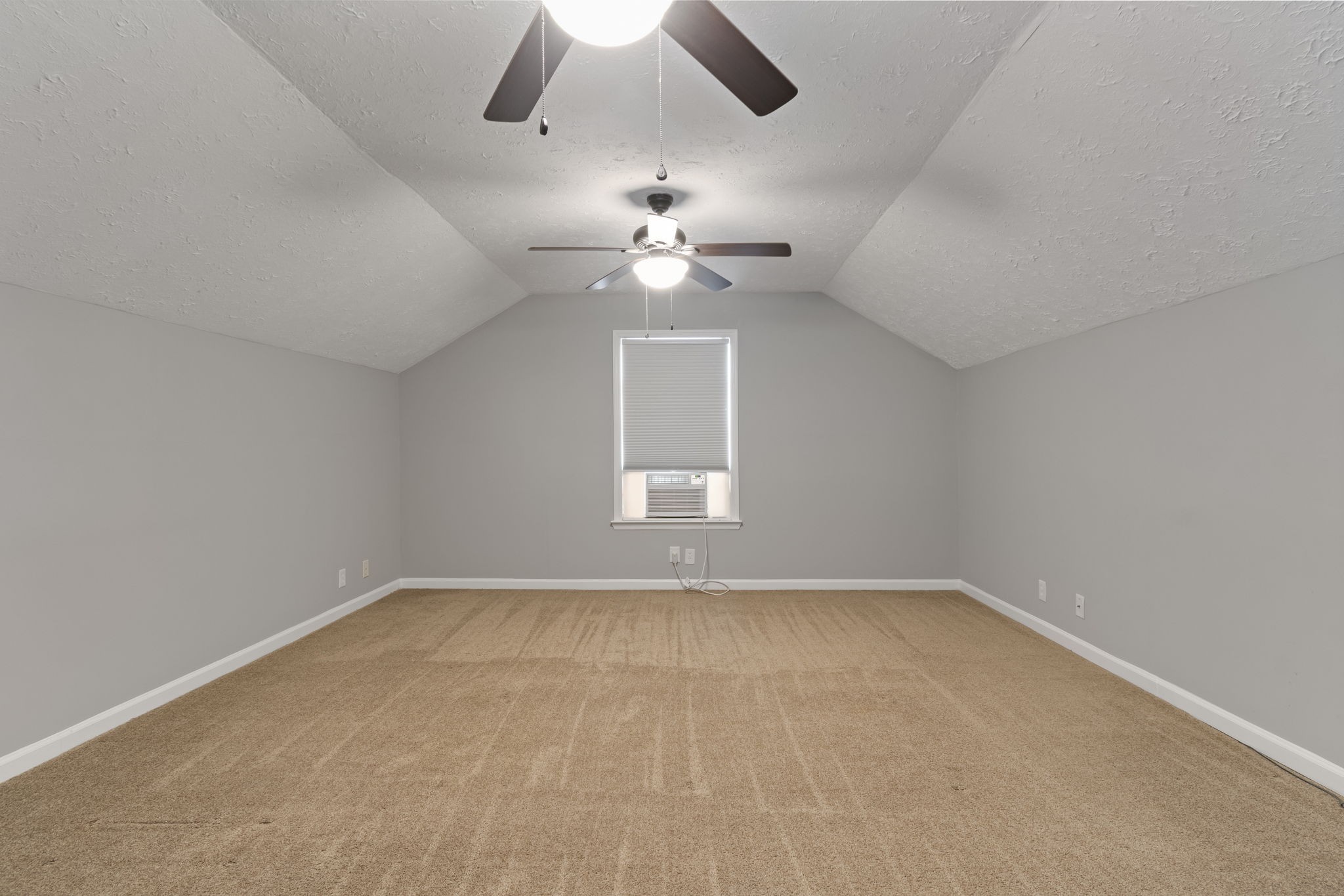 908 Celeste Ct